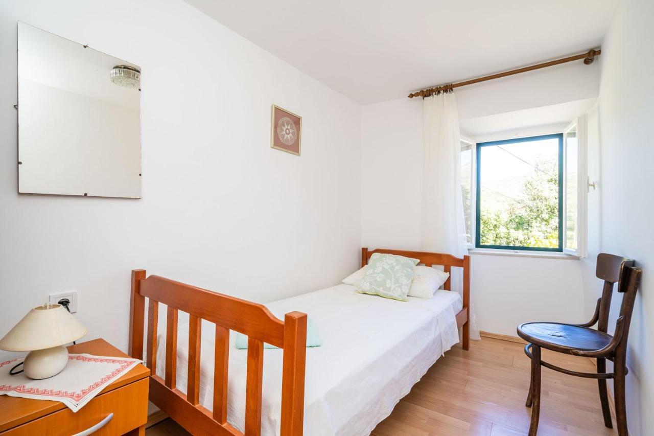 Apartments Lidija Затон Екстериор снимка
