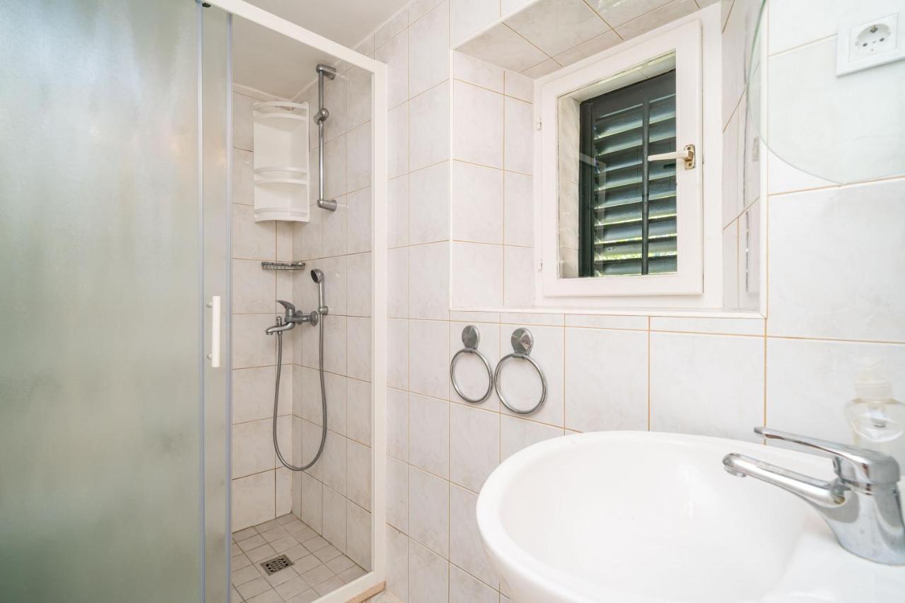 Apartments Lidija Затон Екстериор снимка