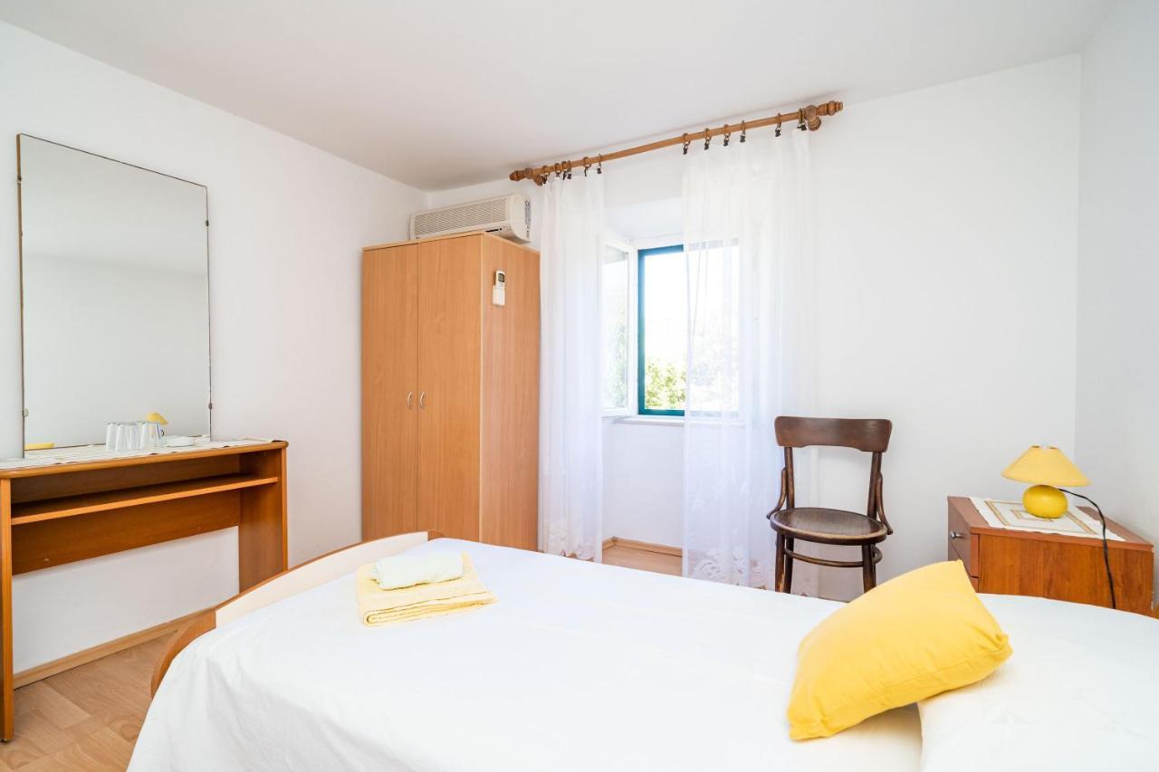 Apartments Lidija Затон Екстериор снимка