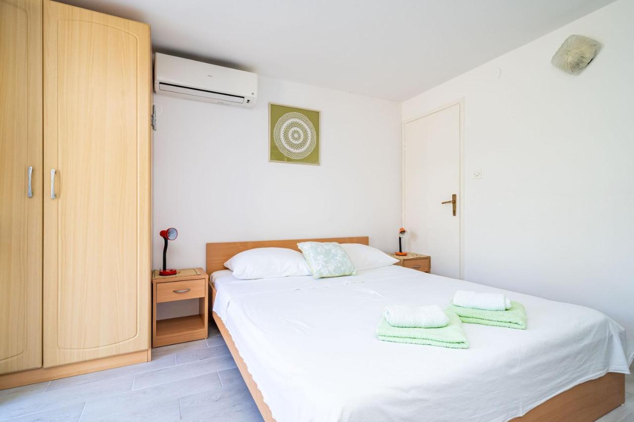 Apartments Lidija Затон Екстериор снимка