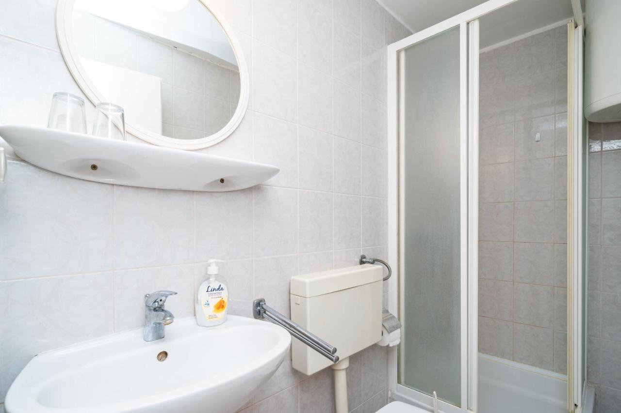 Apartments Lidija Затон Екстериор снимка