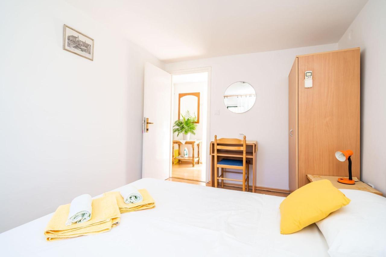 Apartments Lidija Затон Екстериор снимка