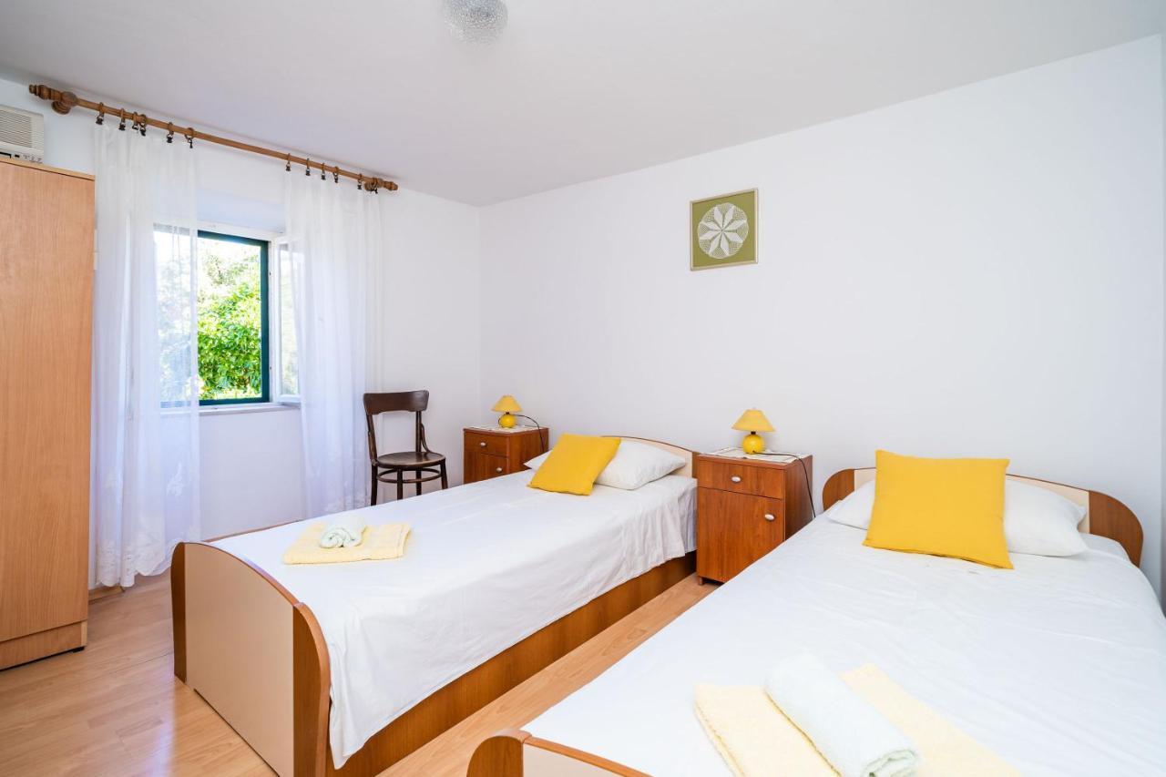 Apartments Lidija Затон Екстериор снимка